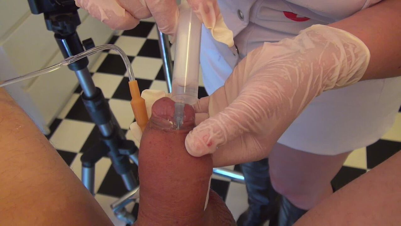 Oral -strapped